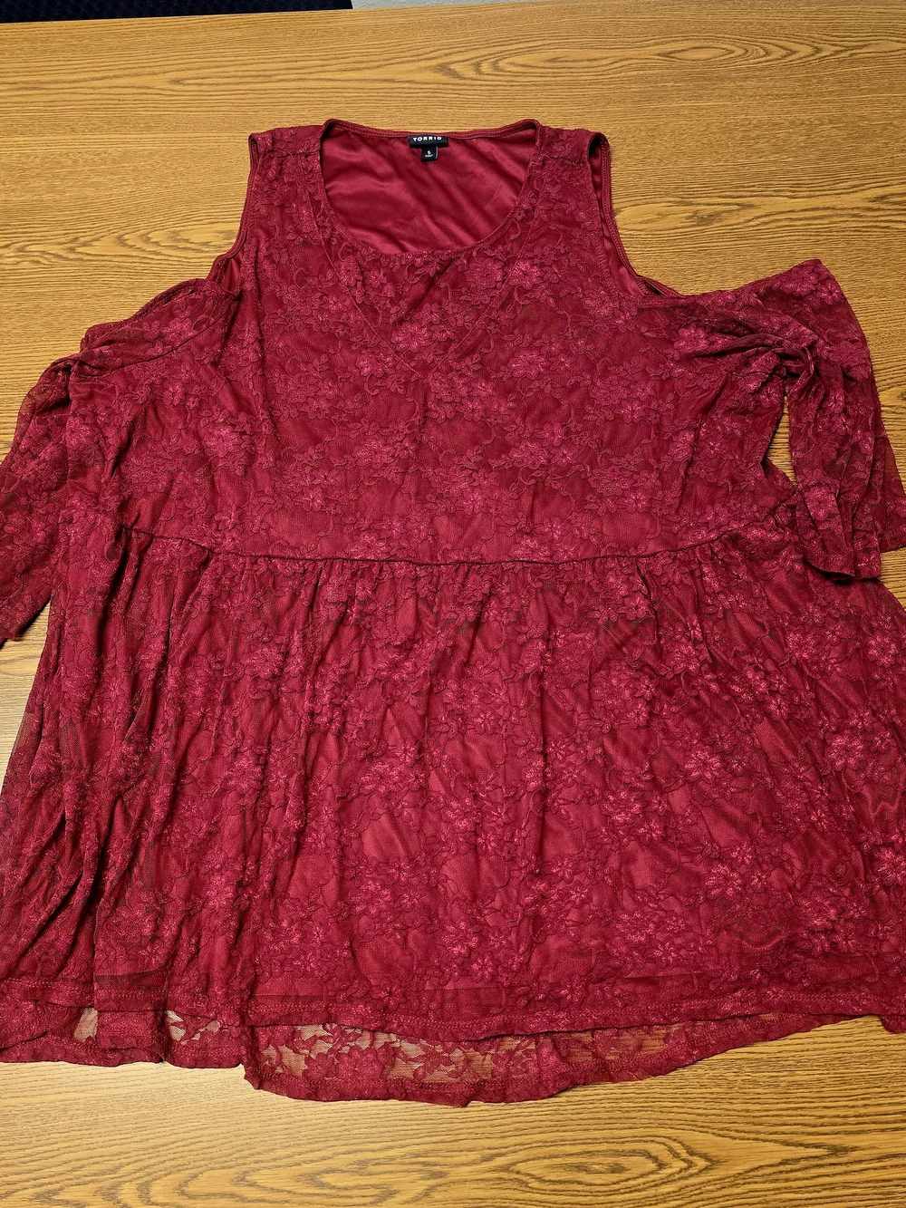 Torrid Burgundy Lace Cold-Shoulder Tunic Top Sz 5